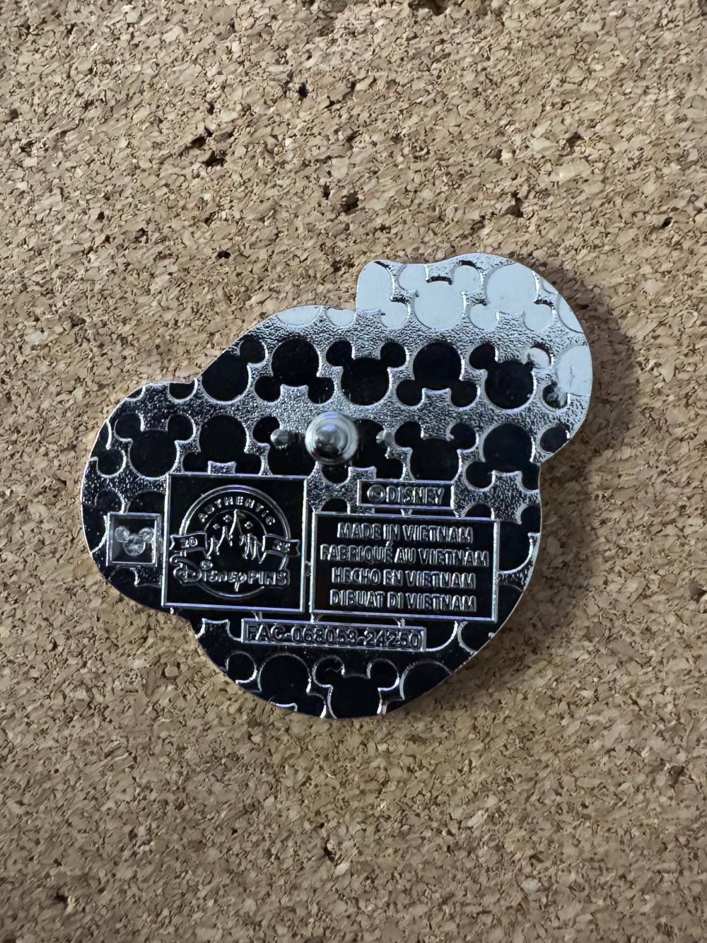 Slippers - Cheshire Cat - Hard Enamel, Metal pin collectible - Main Image 2