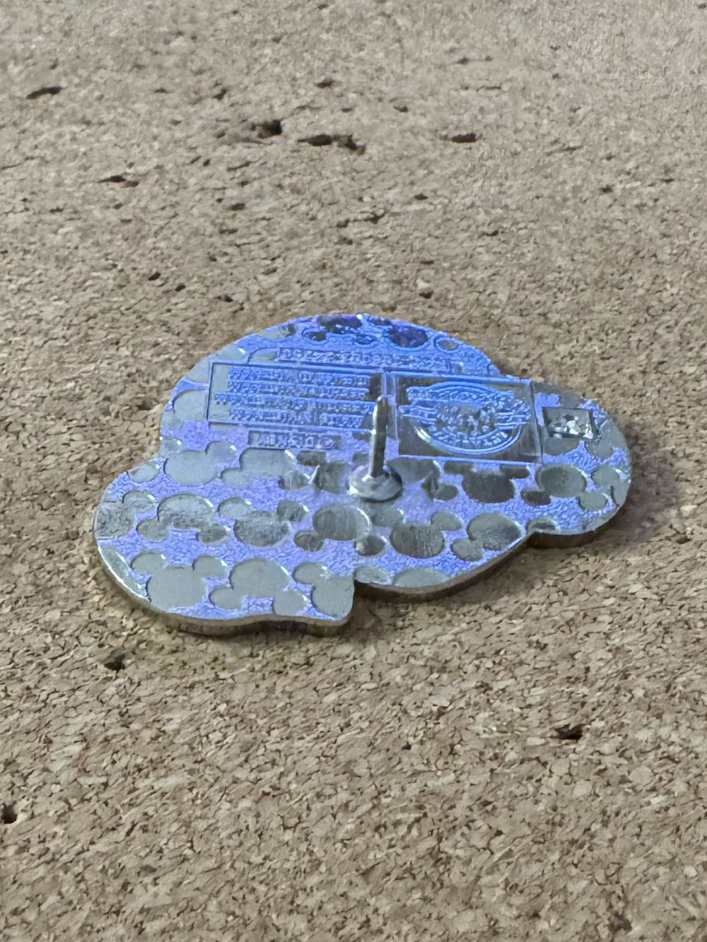 Slippers - Cheshire Cat - Hard Enamel, Metal pin collectible - Main Image 3