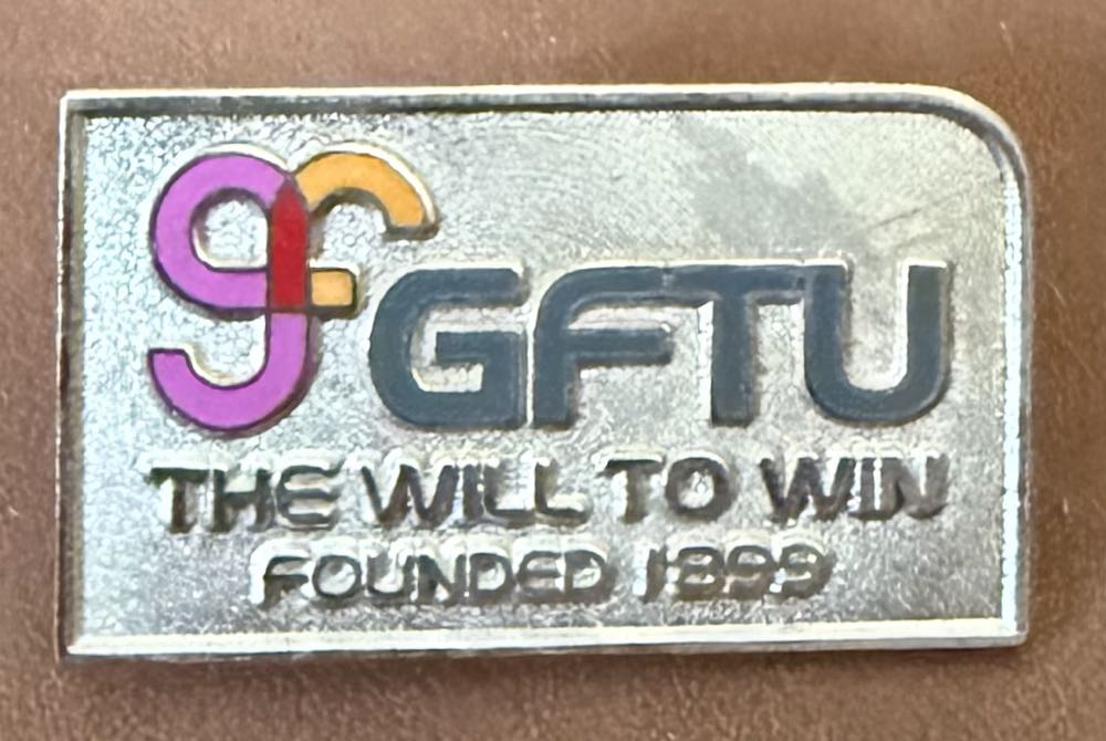 Gundam x Hello Kitty - Char’s Zaku II Hello Kitty (777) Fig Pin