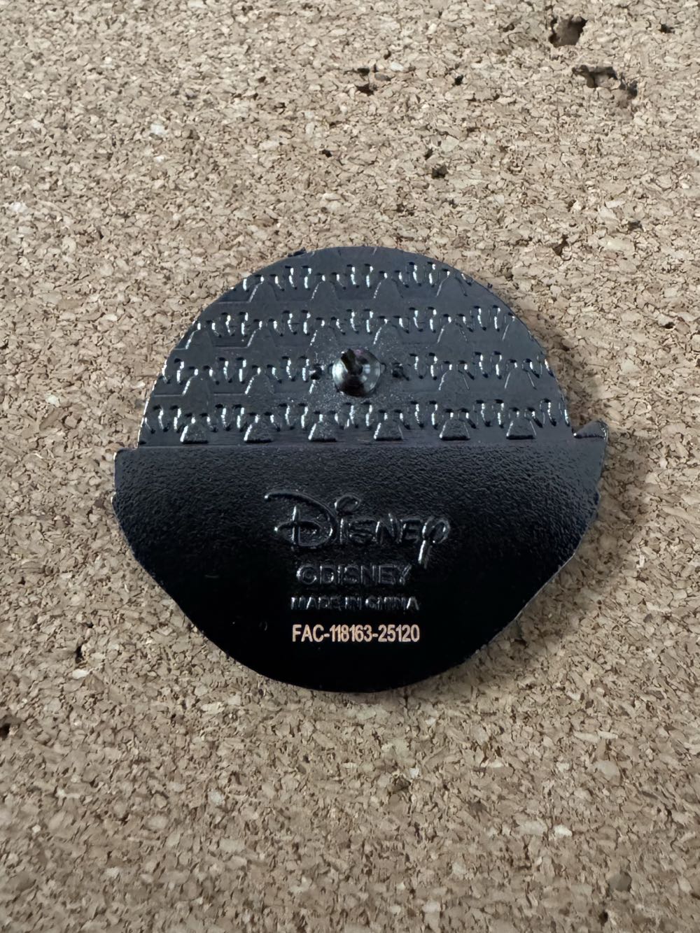 LFLY Villains Fan Club - Scar - Disney Loungefly pin collectible - Main Image 2