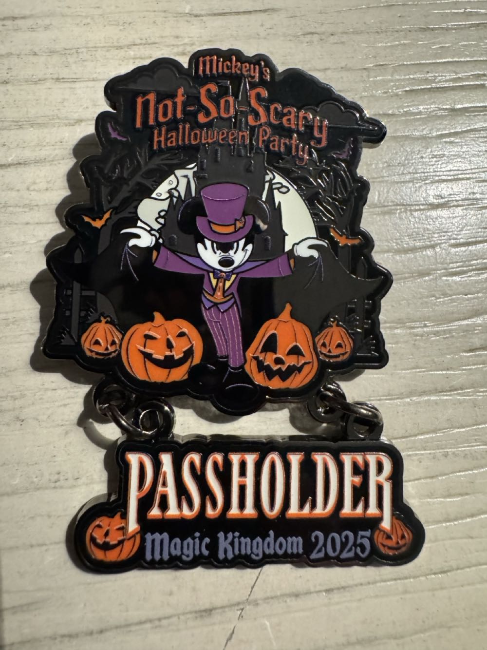 Annual Passholder - Mickey Not So Scary Halloween 2025 Party - Limited Edition pin collectible [Barcode 400992473453] - Main Image 2