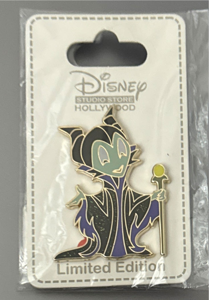 DSSH CUTIES -VILLAINS Maleficent  pin collectible [Barcode 400909123495] - Main Image 2