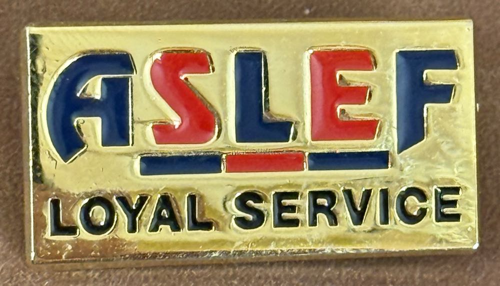 WDW - Tron Blind Box Pin 4 Sign