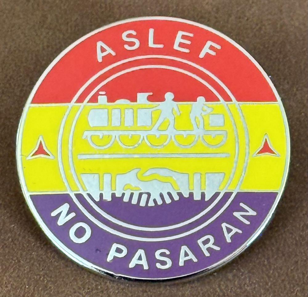 Disneyland Christmas 2025