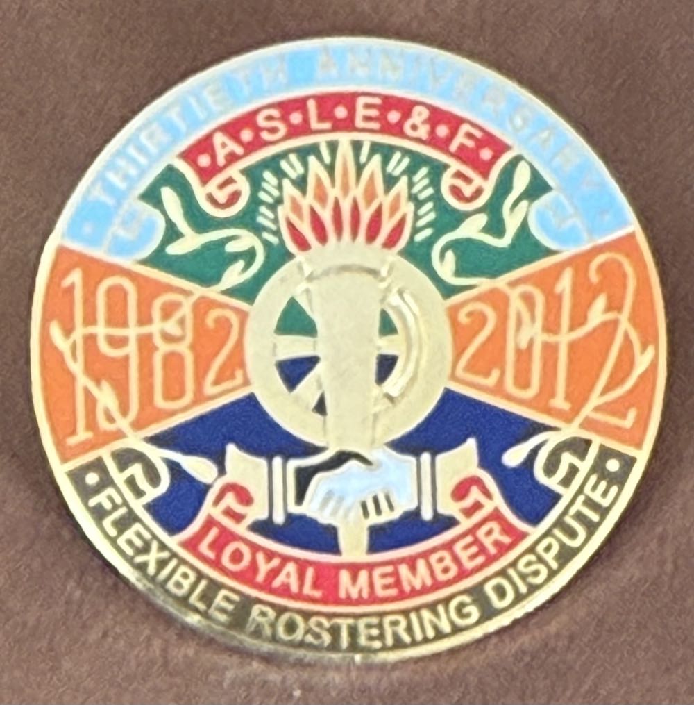 Brother Bear 2-Pin Set