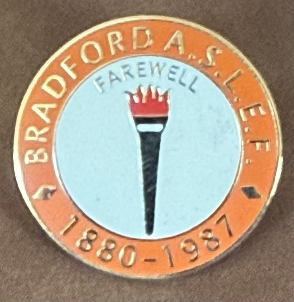 Build a pin - Fifi (ONLY)