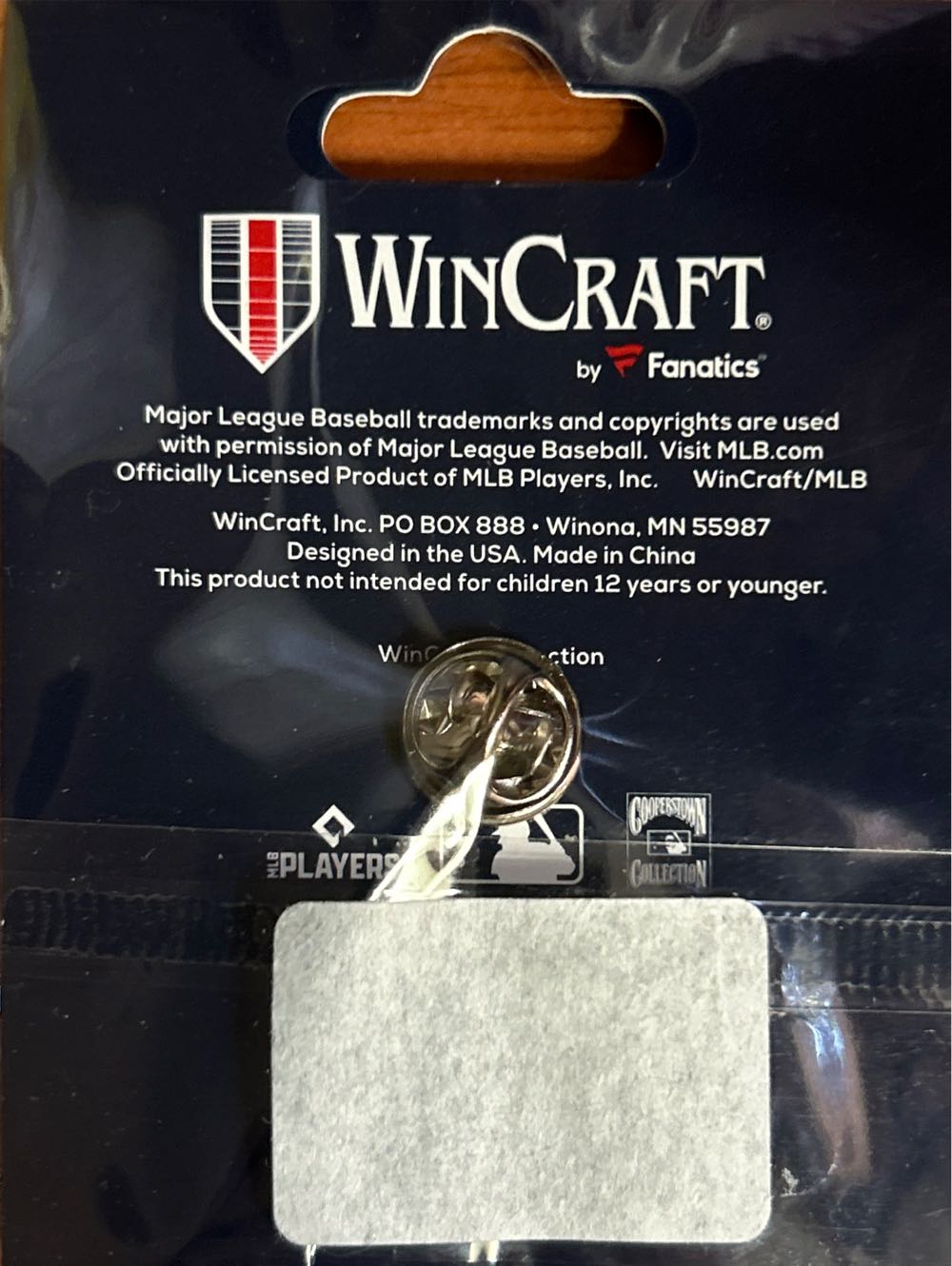 Toronto Blue Jays Vintage Logo Pin - Lapel Pin pin collectible [Barcode 194166496279] - Main Image 2