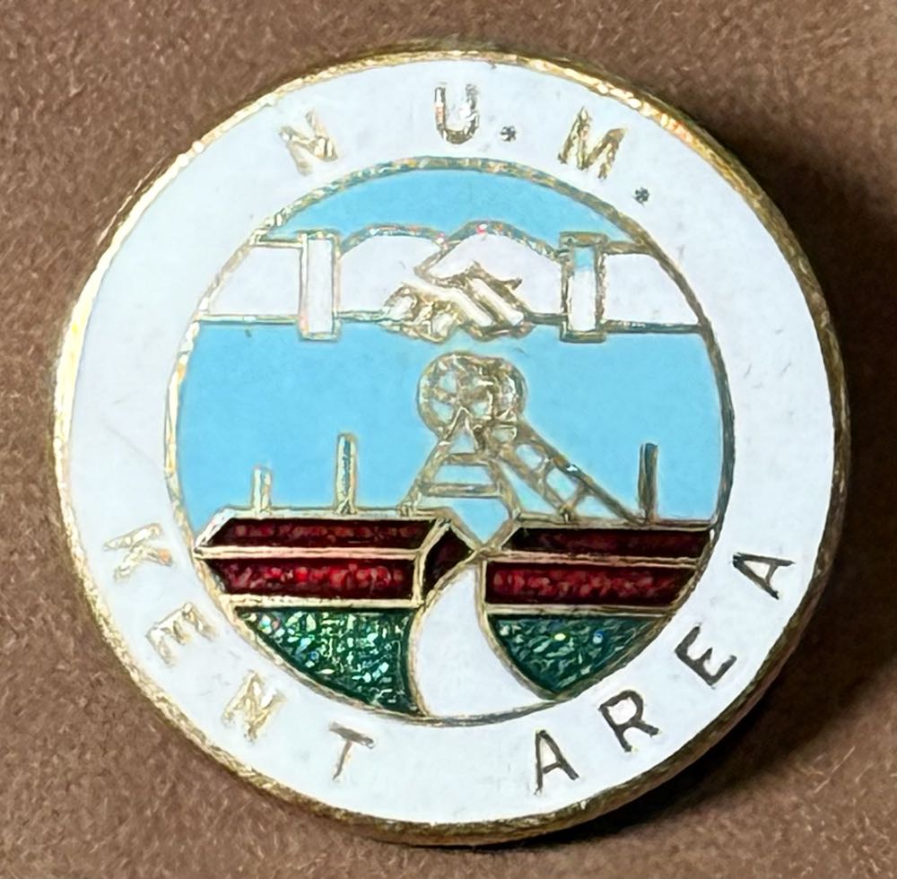 Bel Chibi - Enamel Pin