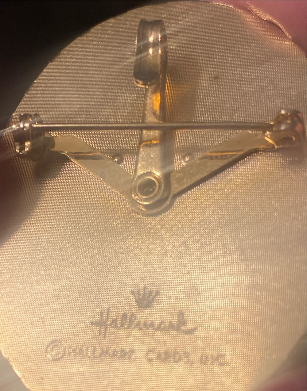 1973 Hallmark Cameo Flower Pin Or Pendant - Cameo Pin Or Pendant pin collectible - Main Image 3