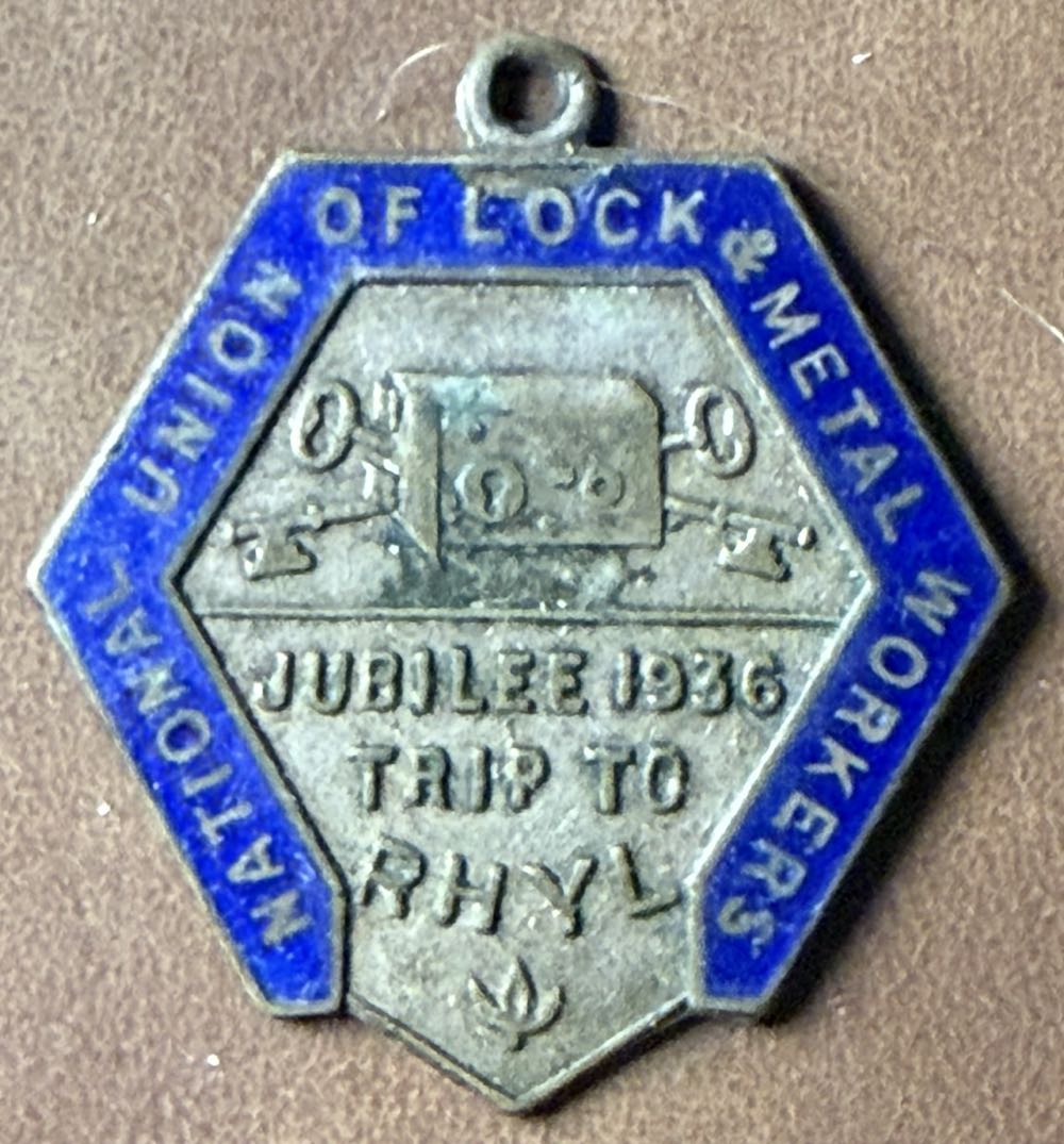 National Union of Tailors and Garment Workers - Shop Steward