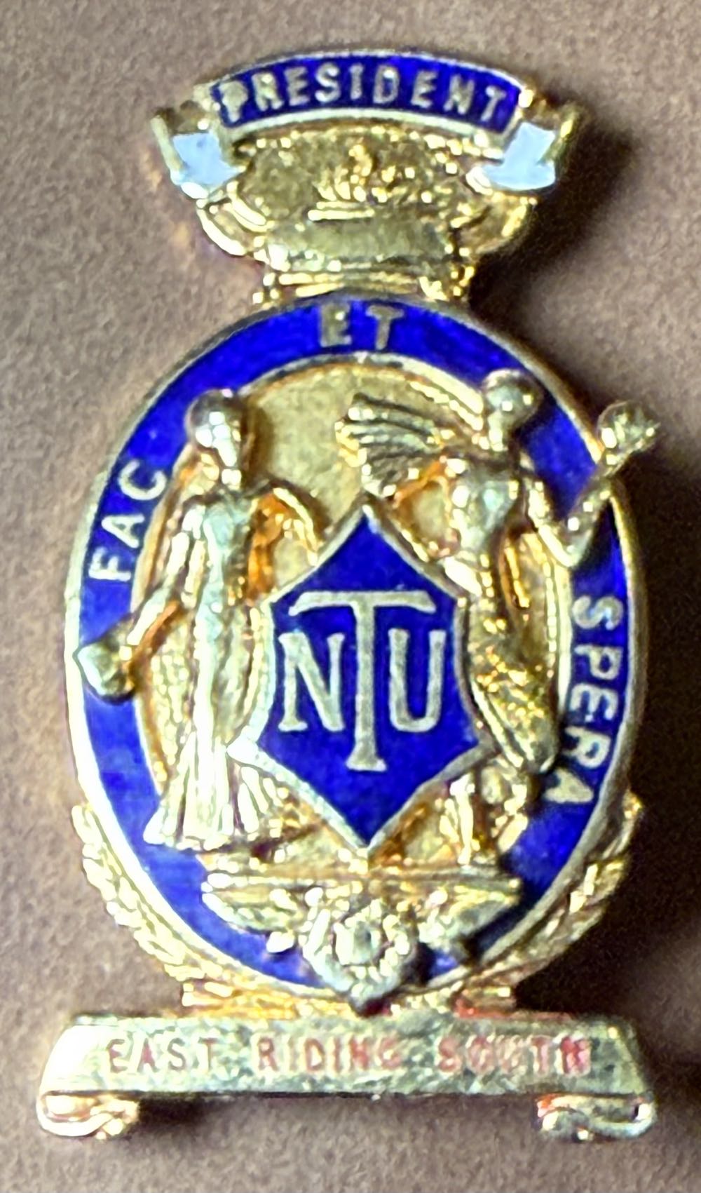 Snow White - Grumpy Leaning On A Barrell - Hah! Mush!