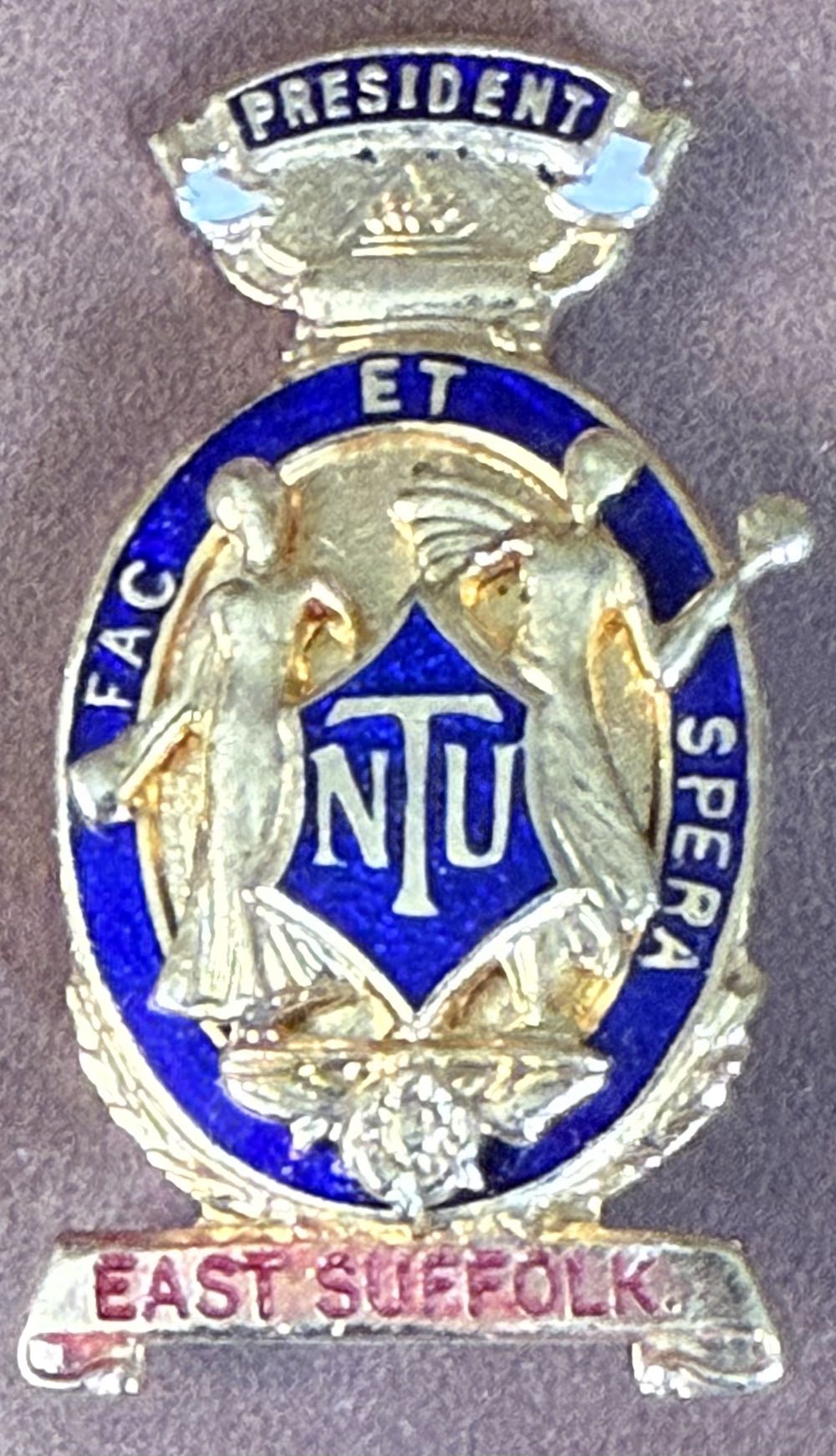 Chip & Dale - With Bulging Cheeks