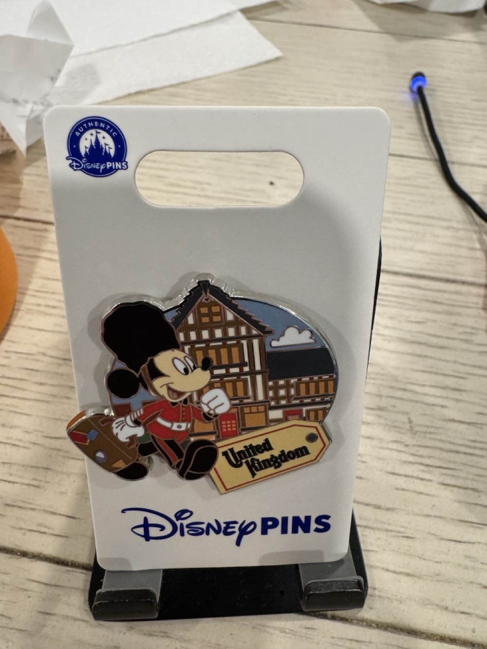 Mickey, Epcot, United Kingdom  pin collectible [Barcode 400977819238] - Main Image 2