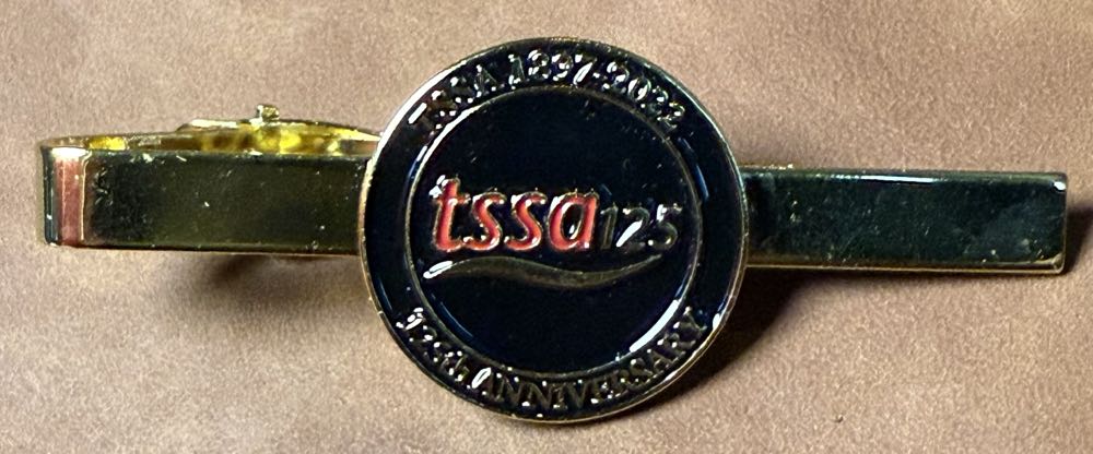 Chip & Dale - DLP - Dale As 	Queen Of Hearts