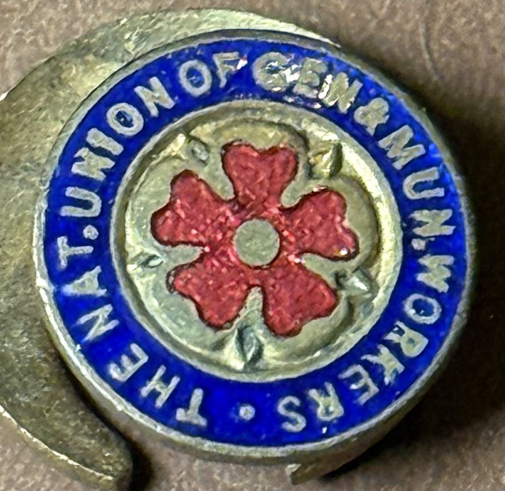 Oliver & Co - Both Characters Sitting On The Side Walk