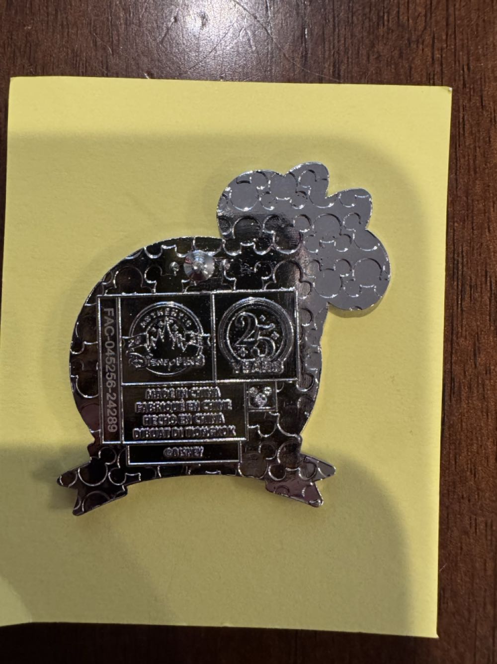 Minnie 25th Anniversary Pin Trading - Limited Edition pin collectible - Main Image 2