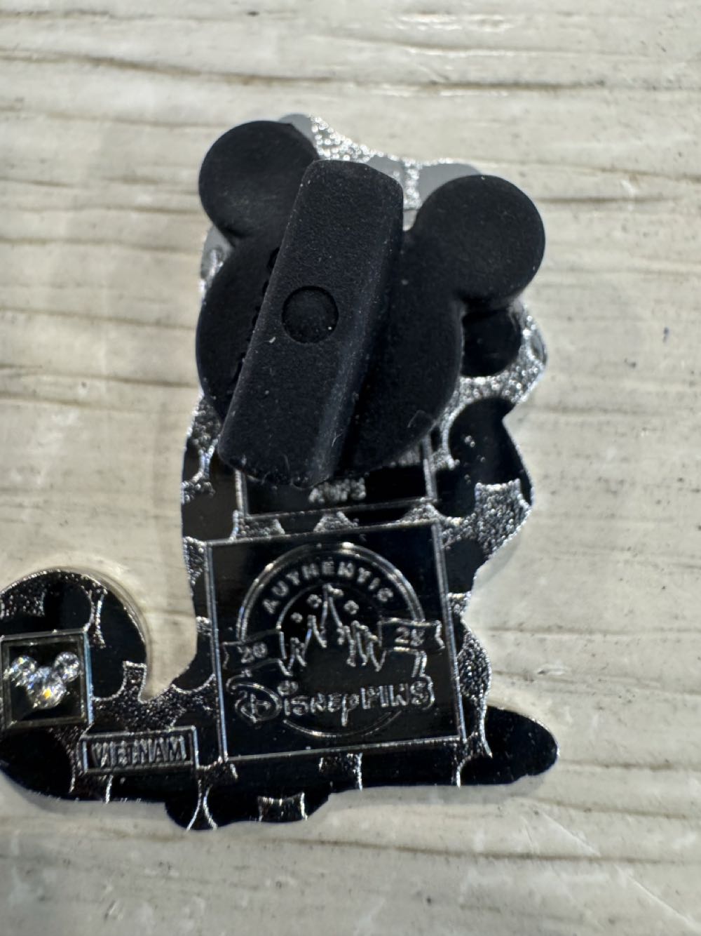 Pascal Hidden Mickey Disney 2025 Green  pin collectible - Main Image 2