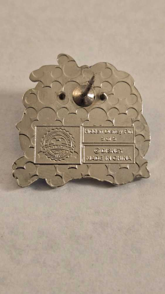 Goofy Surfing  pin collectible - Main Image 2