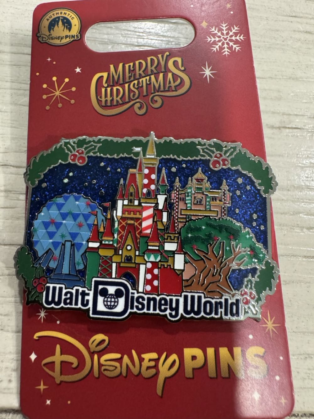 Christmas 2025 Walt Disney World - Disney Pin Trading pin collectible [Barcode 400994470528] - Main Image 2