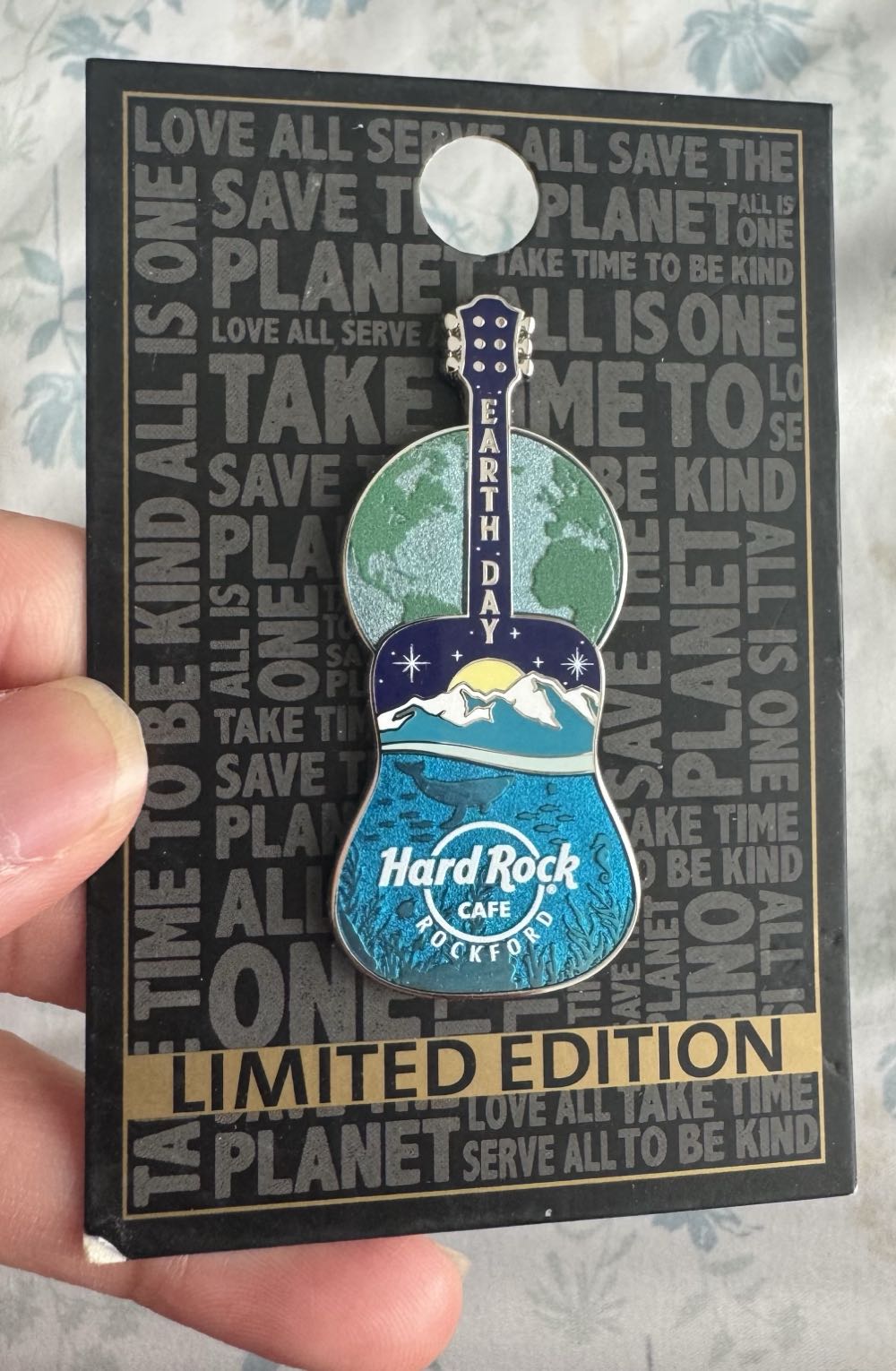 Hard Rock Cafe Rockford Earth Day  pin collectible - Main Image 2