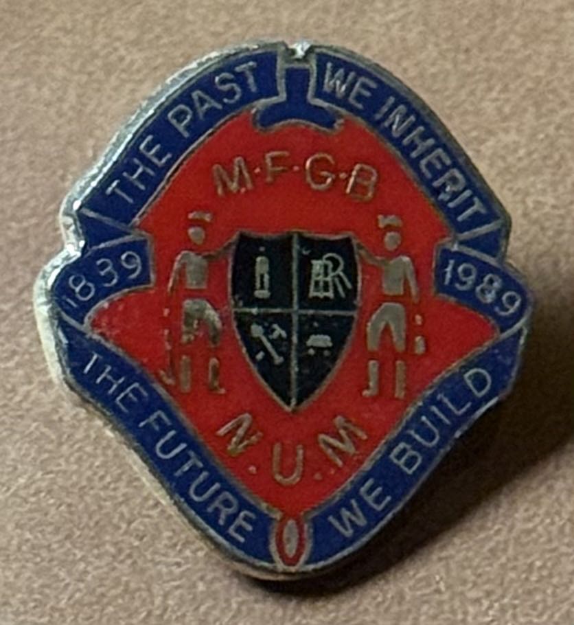 Wars Funko Pop Set New Funko Star Wars Boba & Red Helmet Enamel Star Target Con Fett Pop! Chrome Logo 2pk Disney Targetcon Target Exclusive 2 Sealed Pins: Exclusive Mandalorian Collectible