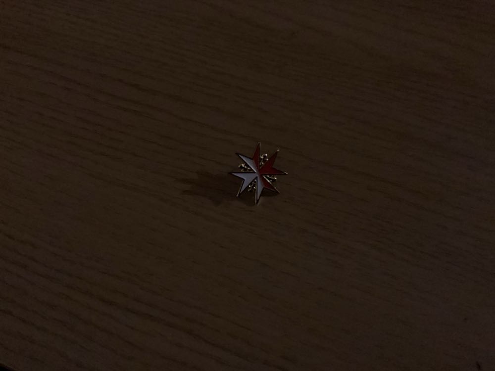 Maltese Cross Half White Half Red - Country pin collectible - Main Image 2