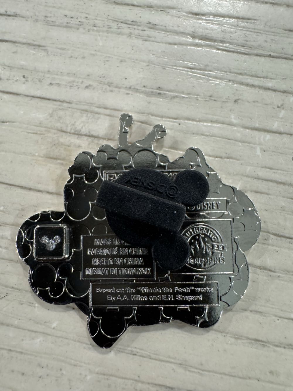 Winnie The Pooh, Cloud Series  pin collectible - Main Image 2