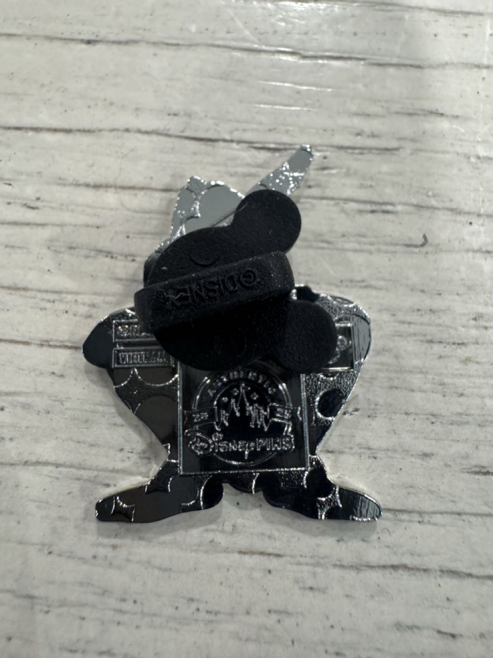 Green Color Story, Hidden Disney, Peter Pan  pin collectible - Main Image 2