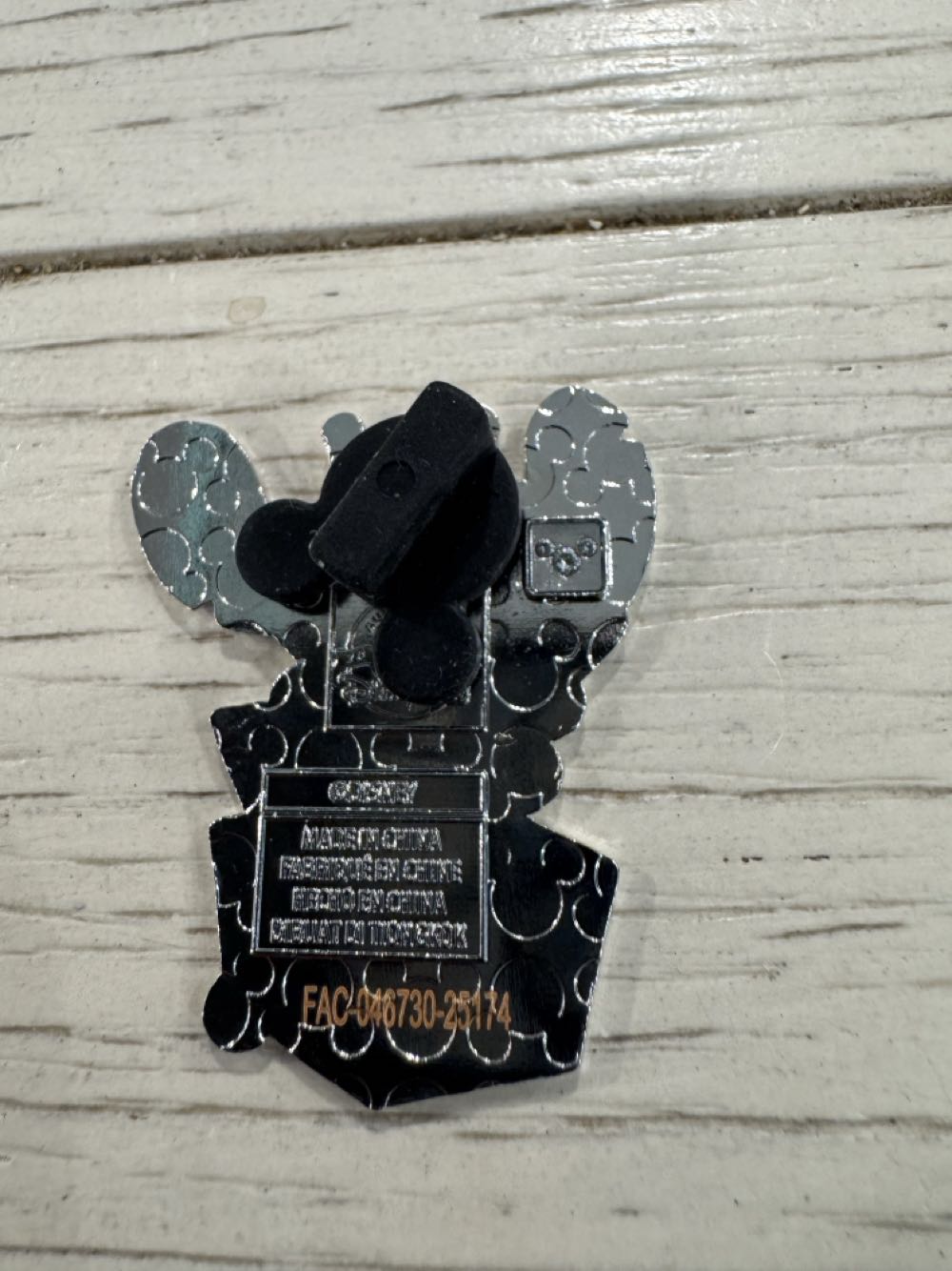 Toybox, Stitch  pin collectible - Main Image 2