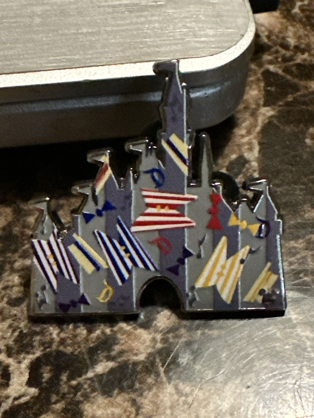 Cinderella Castle - Enamel Pin pin collectible - Main Image 2