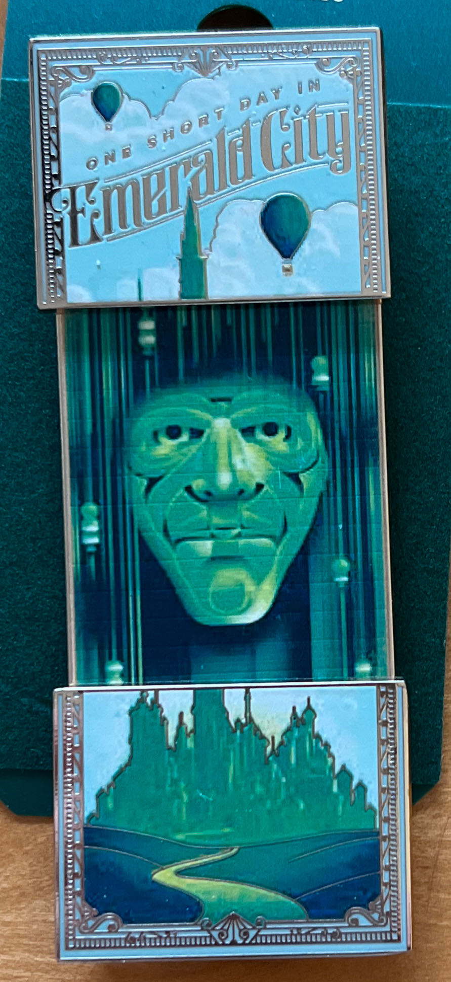 Universal Emerald City Pin  pin collectible [Barcode 400013855350] - Main Image 2