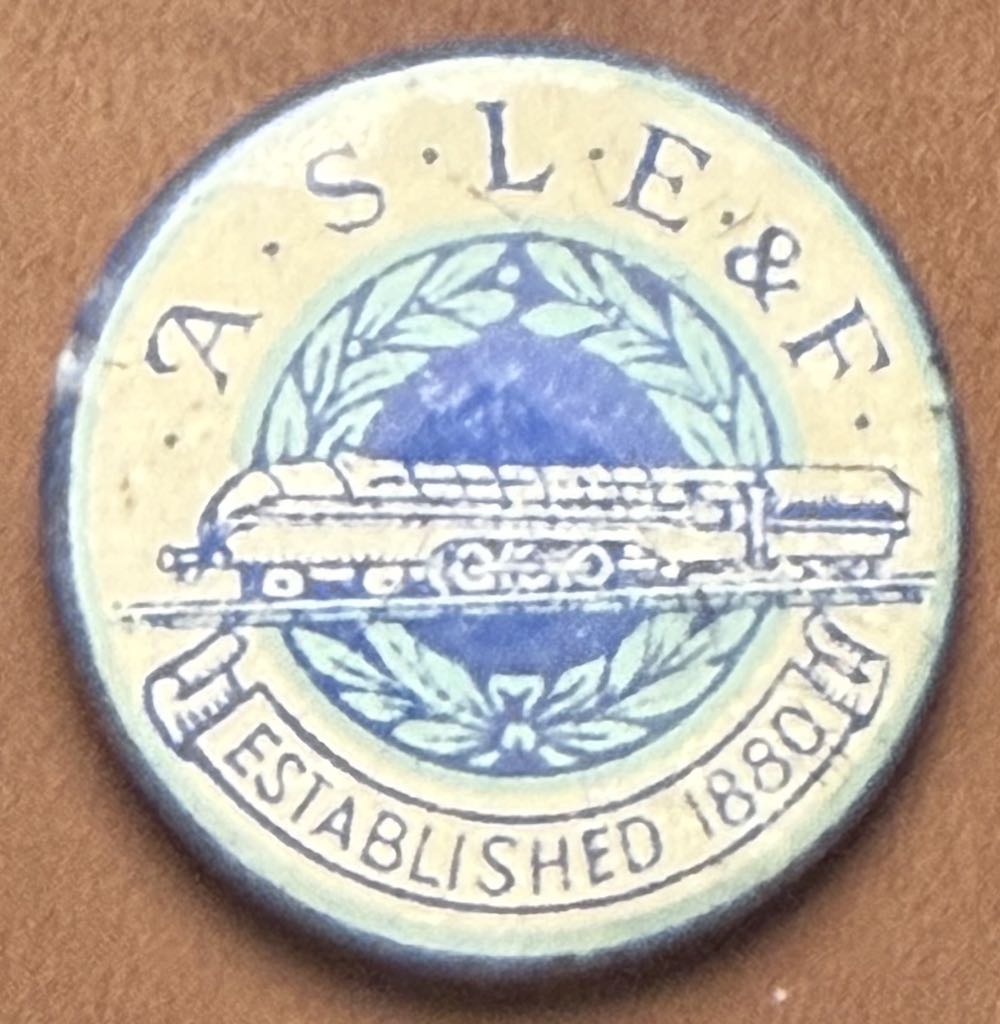 Road Runner Drive Thru Pin