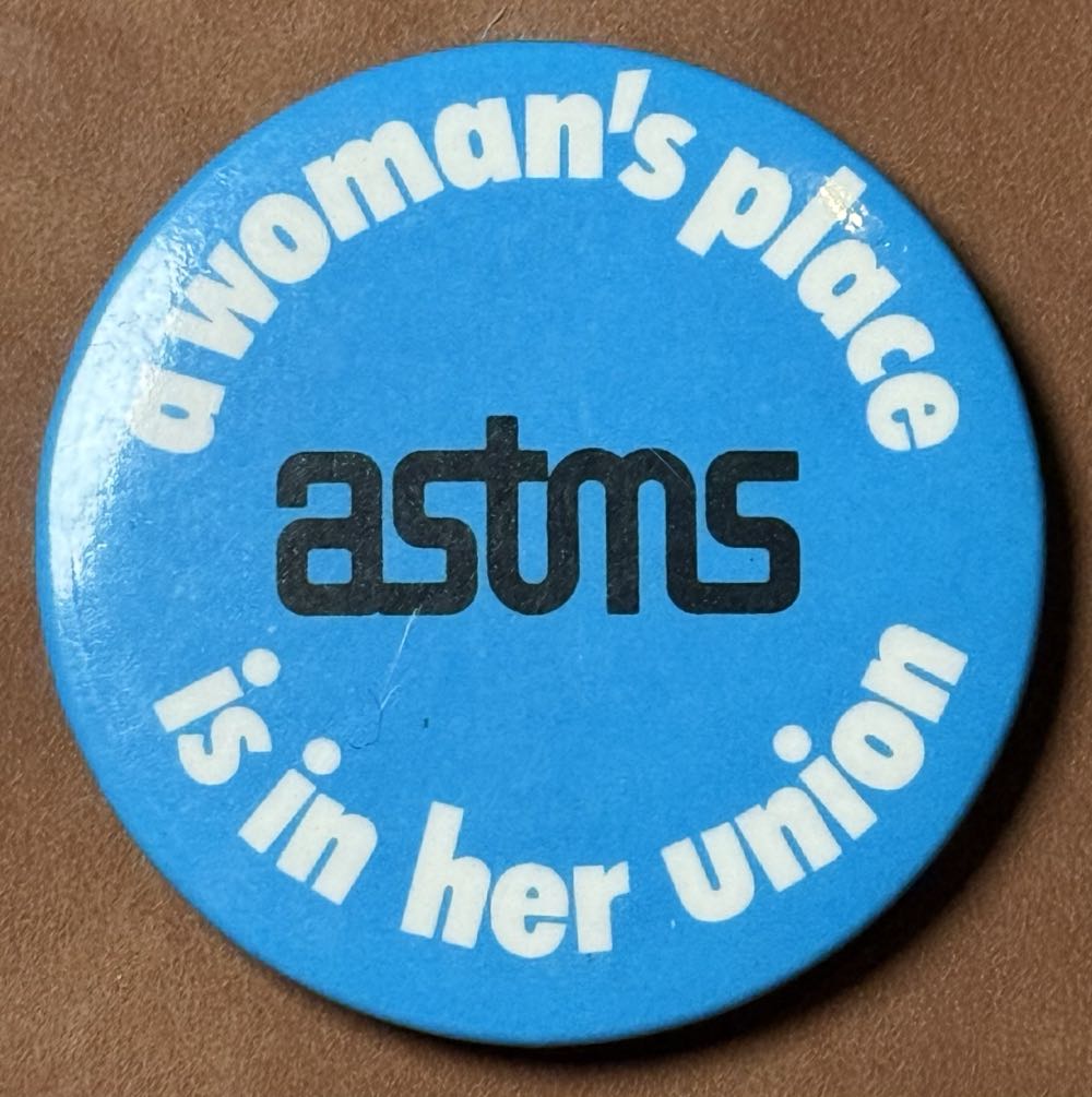 Pin Me Senpai (super Sonico)