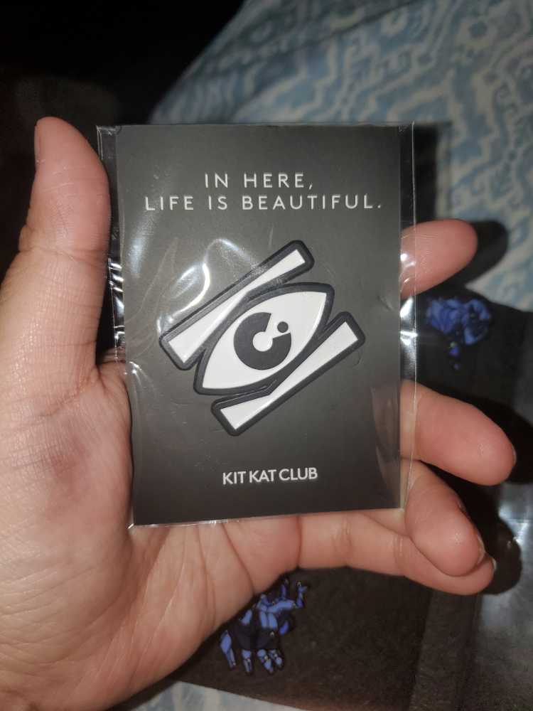 KIT KAT CLUB PIN  pin collectible - Main Image 2