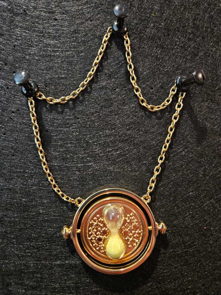 Pin Me Senpai (Chun-Li)