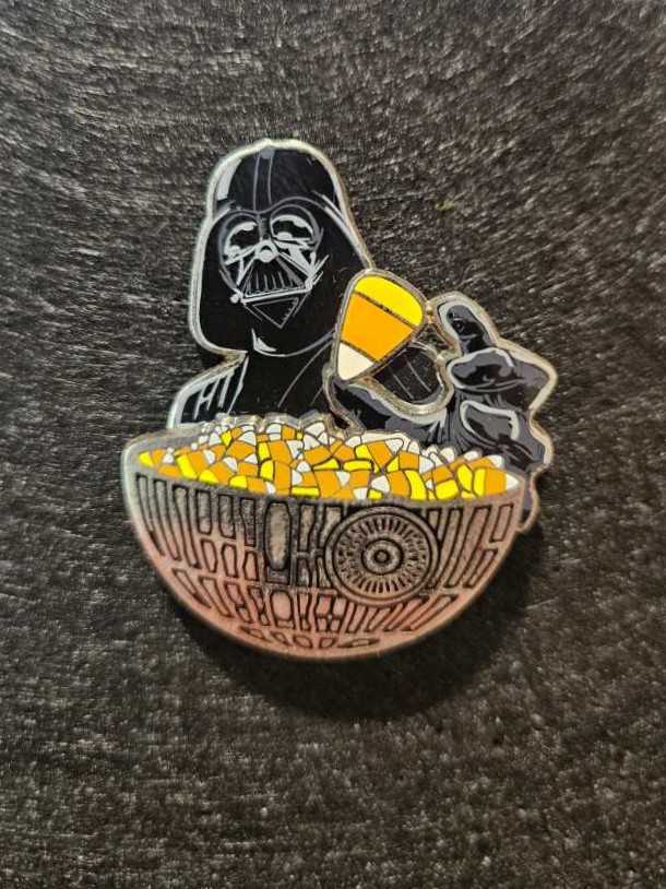 Owlcrate Luggage: Sorcery of Thorns