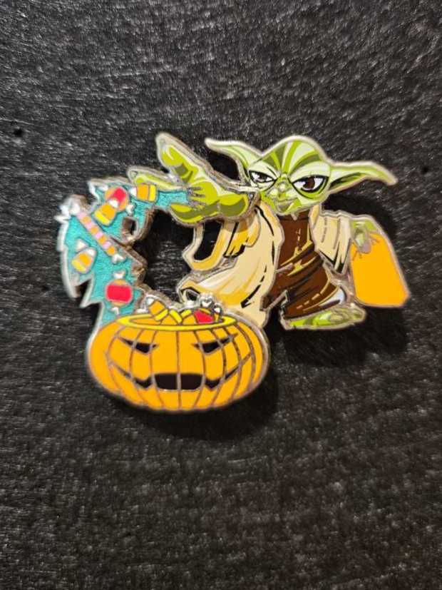 WDW - Mickey Mouse - Top Hat - 20 Magical Years - Cast Member