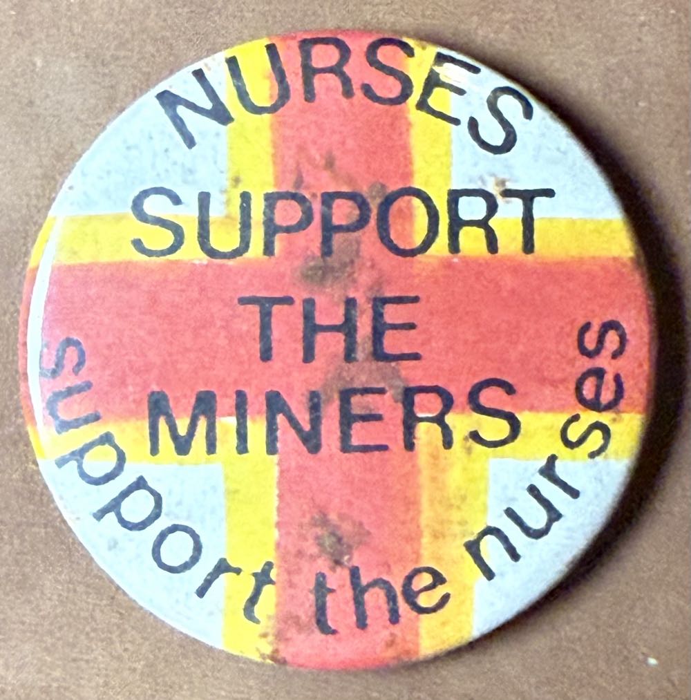 Disney Insider Magazine - Tinker Bell - WDW Passport Magic Delivery 1999 - Version 1