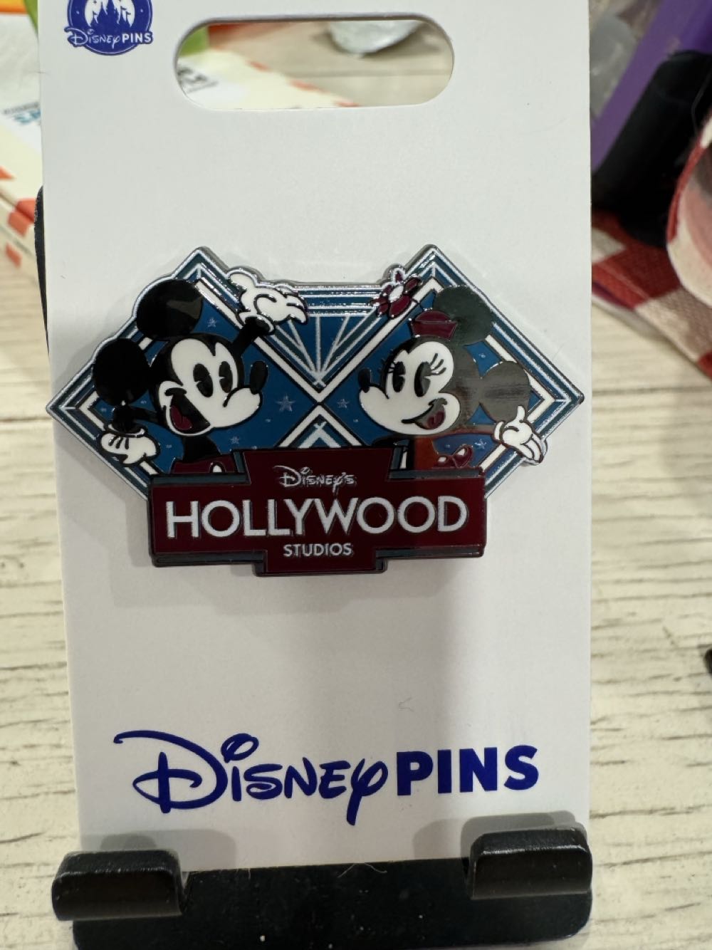 Hollywood Studios Logo Mickey And Minnie - Enamal pin collectible [Barcode 400990720634] - Main Image 2