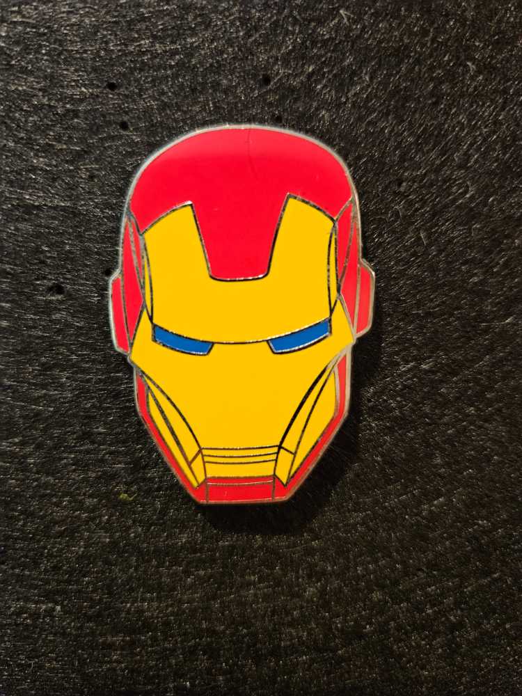 Iron Man: Classic Face - Universal pin collectible - Main Image 1