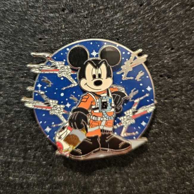 Christmas: Mickey Wreath 2