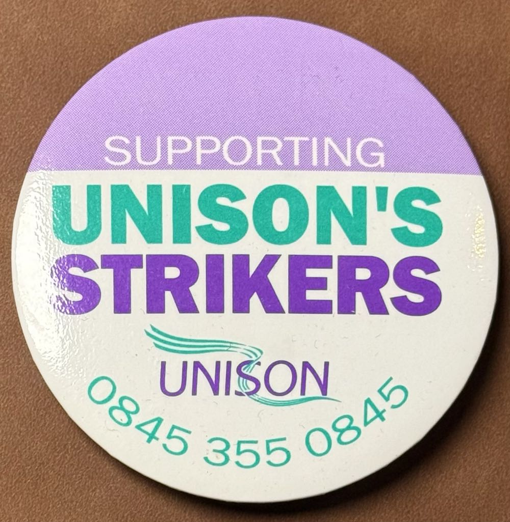 D23 Brass Set: Indiana Jones Minecart