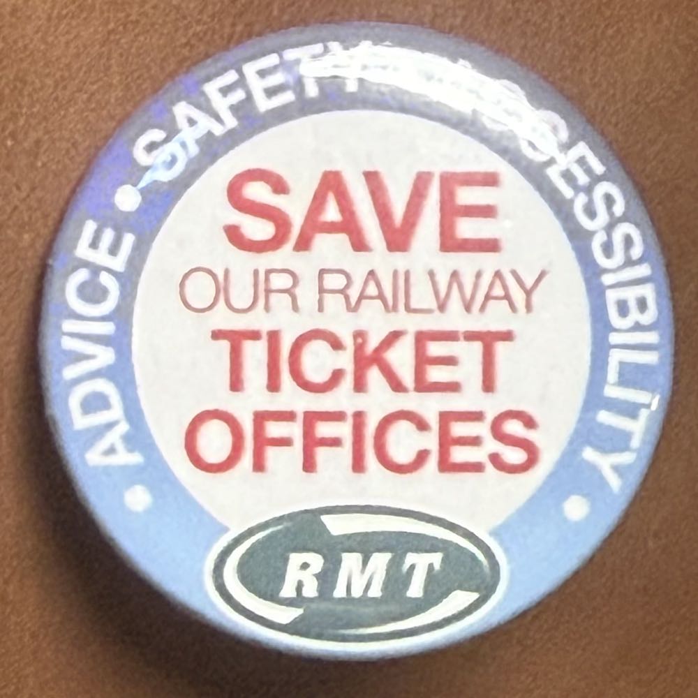 HKDL - Roger Rabbit in Love - Flashing Light Pin - Who Framed Roger Rabbit?