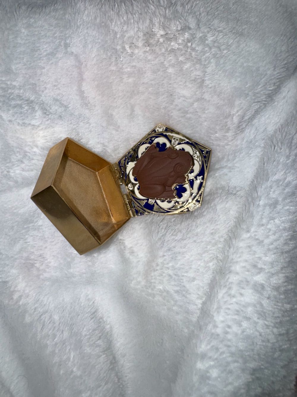 Harry Potter Chocolate Frog Pin  pin collectible - Main Image 2