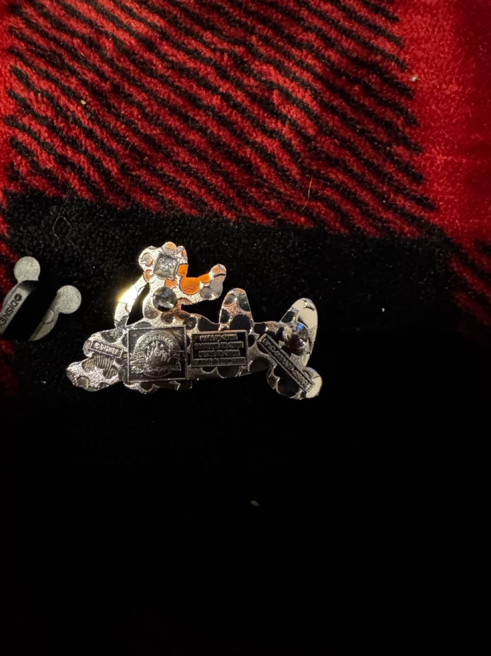 Disney Pluto Metallic 3d Sculpted Metallic  pin collectible [Barcode 400973970582] - Main Image 2