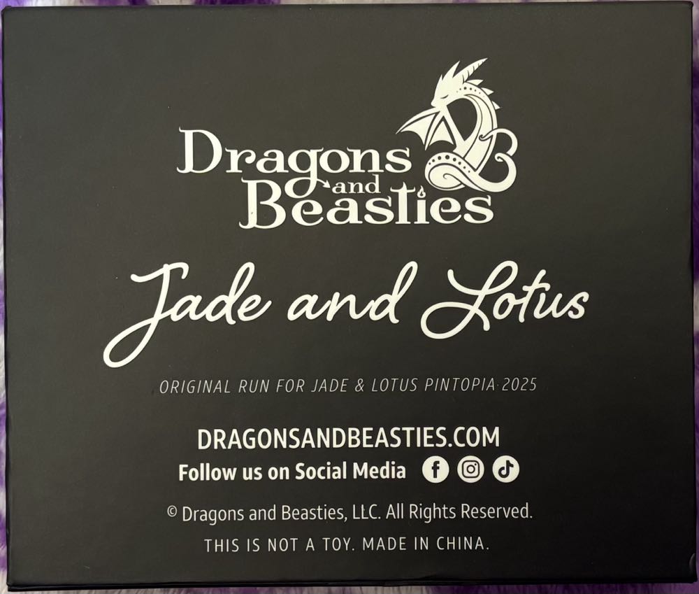 D&B Jade Lantern Dragon - Jade & Lotus Pintopia 2025 - Gold Enamel Pin pin collectible - Main Image 4