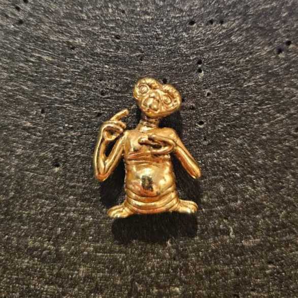 DLR - Mickey Name Tag - 45 Years of Magic - Cast Member Exclusive