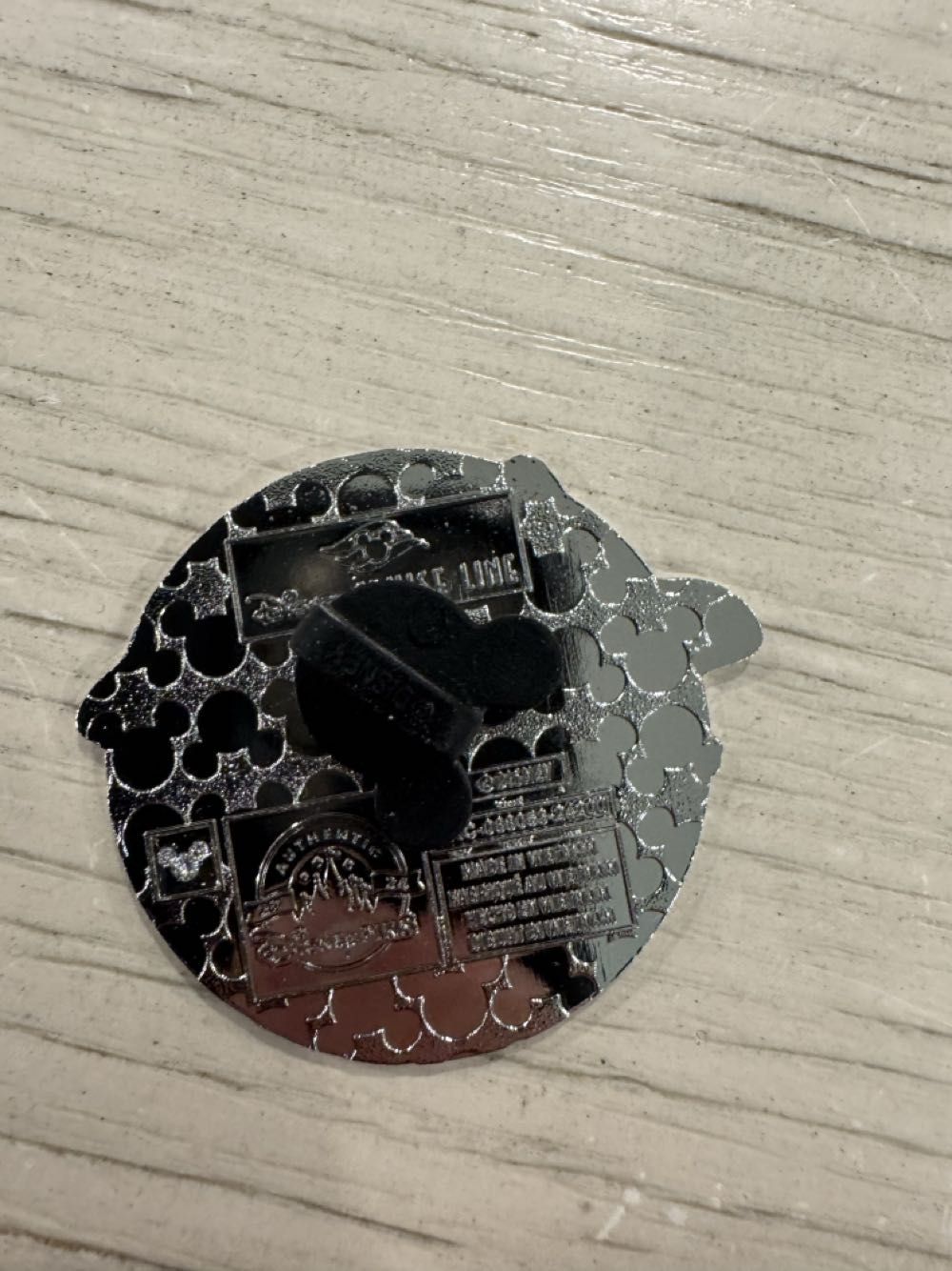 DCL Porthole Dumbo  pin collectible - Main Image 2