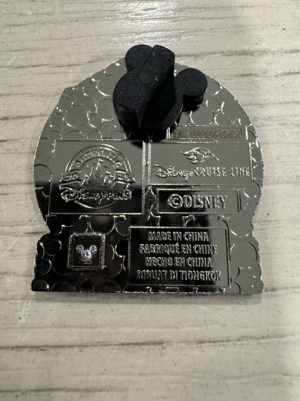 DCL Porthole Donald With Food  pin collectible - Main Image 2