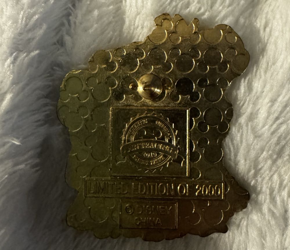 1st Day Of Autumn, Chip And Dale  pin collectible - Main Image 2